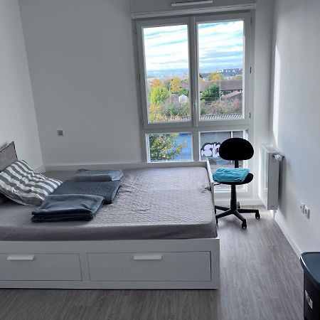 Chambre Privee Dans Un Appartement A 37 Min De Champs Elysees Сартрувил Екстериор снимка