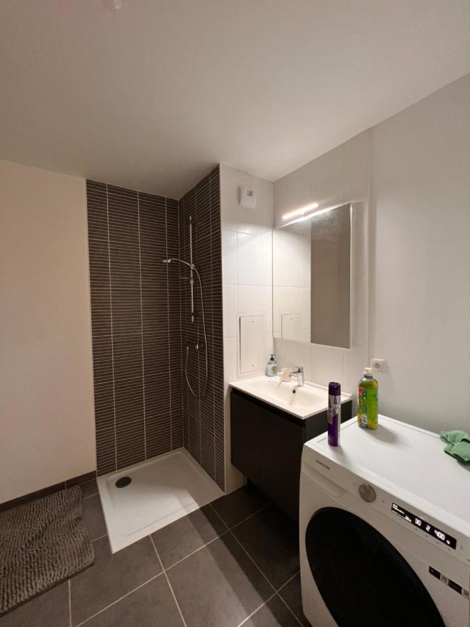 Chambre Privee Dans Un Appartement A 37 Min De Champs Elysees Сартрувил Екстериор снимка