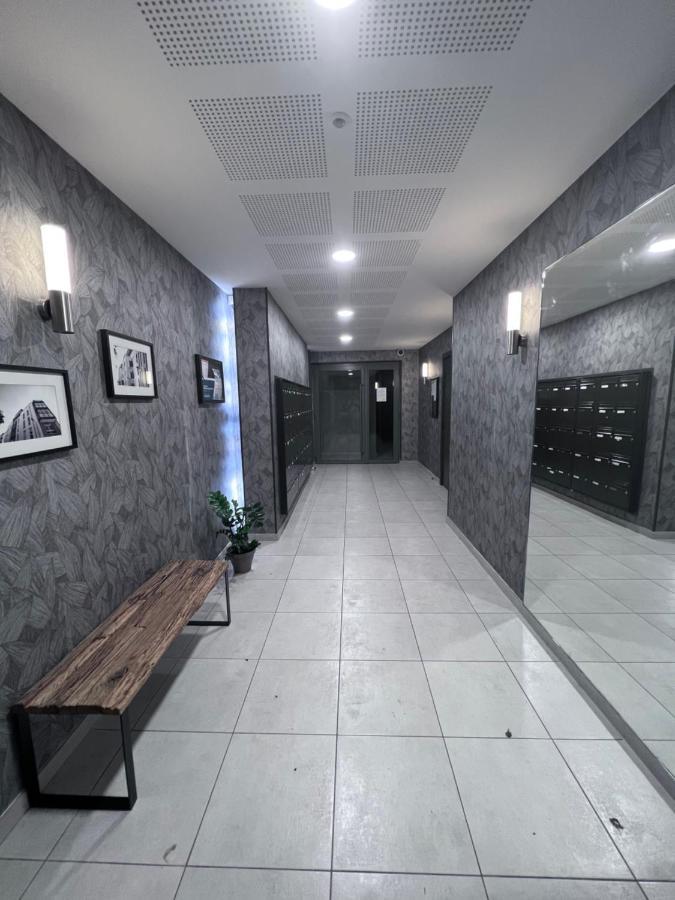 Chambre Privee Dans Un Appartement A 37 Min De Champs Elysees Сартрувил Екстериор снимка